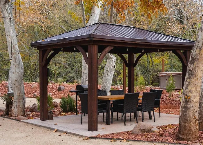 Cozy With Private Creek Access Sedona