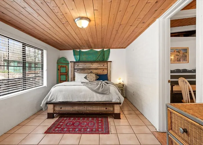 Cozy With Private Creek Access * Sedona