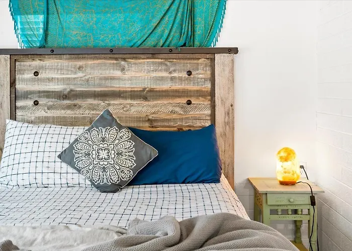 Cozy With Private Creek Access