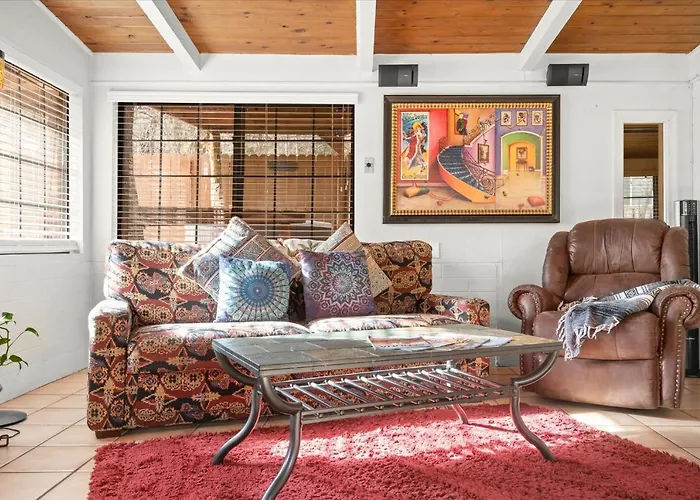 Cozy With Private Creek Access Holiday home
